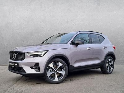 Neu Volvo XC40 Plus 163 PS (119 kW) 2026 Silber (aurora silver / metallic) SUV