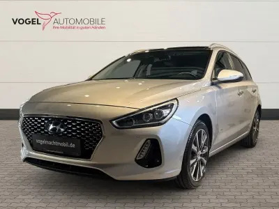 Gebraucht Hyundai i30 Premium 140 PS (102 kW) 2018 Silber Kombi