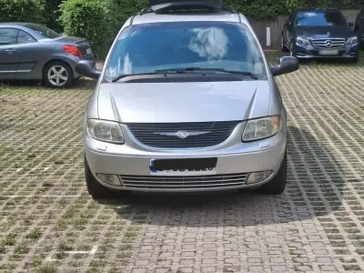 Gebraucht Chrysler Voyager Limited 174 PS (127 kW) 2002 Grau Van / Kleinbus