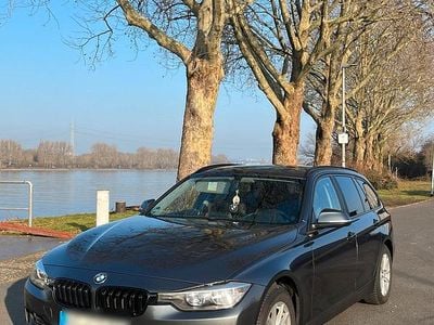 Grau Gebraucht 2012 BMW 320 Kombi | 11.999 € (Etwas zu teuer)