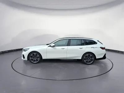 Gebraucht BMW 520 Efficient Dynamics 197 PS (144 kW) 2025 Weiß Kombi