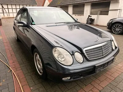 Gebraucht Mercedes E200 2002 Blau Limousine
