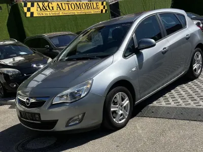 Gebraucht Opel Astra Edition 101 PS (74 kW) 2010 Silber Limousine