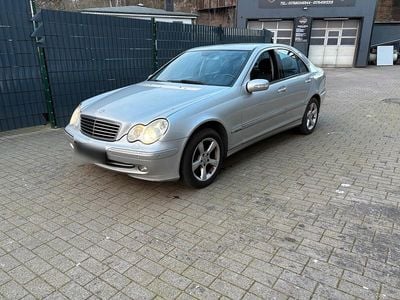 Gebraucht Mercedes C240 Avantgarde 170 PS (125 kW) 2004 Grau Limousine