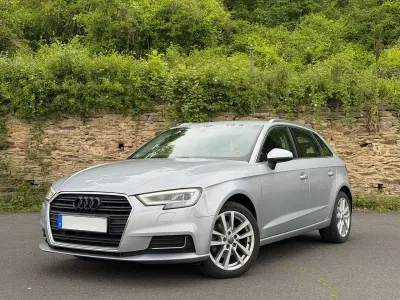 Gebraucht Audi A3 Sportback Design 116 PS (85 kW) 2017 Grau Kleinwagen