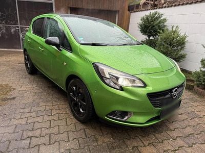 Grün Gebraucht 2015 Opel Corsa Edition Kleinwagen | 5.800 € (Fairer Preis)