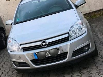 Silber Gebraucht 2005 Opel Astra Kombi | 1.800 € (Fairer Preis)
