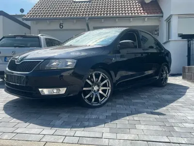 Käytetty Skoda Rapid Active 105 HP (77 kW) 2012 Musta Viistoperä
