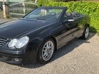 Gebraucht Mercedes CLK320 Elegance 218 PS (160 kW) 2004 Schwarz Cabrio