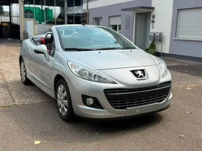 Gebraucht Peugeot 207 CC Urban Move 120 PS (88 kW) 2011 Silber Cabrio