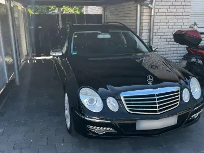 Gebraucht Mercedes E230 Avantgarde 204 PS (150 kW) 2009 Schwarz Kombi