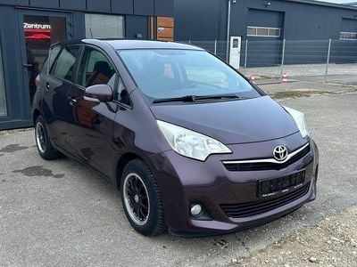 Gebraucht Toyota Verso-S Life 99 PS (72 kW) 2011 Deep amethyst Van / Kleinbus
