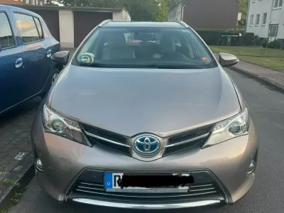 Gebraucht Toyota Auris Hybrid 99 PS (72 kW) 2014 Beige Kombi