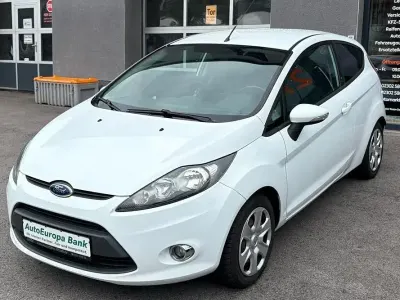 Gebraucht Ford Fiesta Champions Edition 60 PS (44 kW) 2012 Weiß Kleinwagen