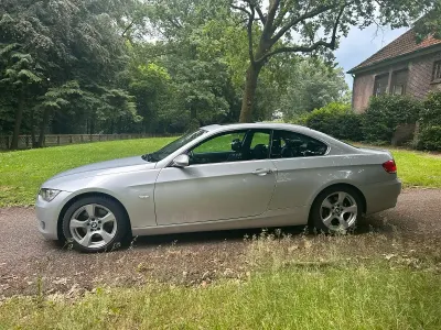 Gebraucht BMW 325 218 PS (160 kW) 2007 Silber Coupé