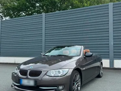 Gebraucht BMW 330 Cabriolet 245 PS (180 kW) 2012 Braun Cabrio