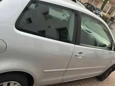 Gebraucht VW Polo Comfortline 64 PS (47 kW) 2004 Grau Kleinwagen