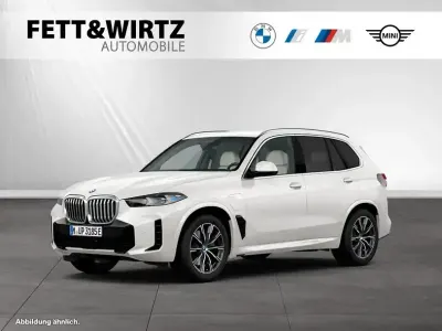 Gebraucht BMW X5 M Sport 489 PS (359 kW) 2024 Mineralweiss metallic SUV