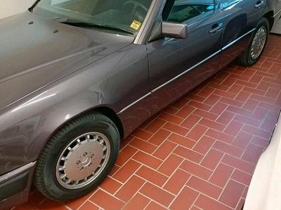 Usata Mercedes E260 170 CV (125 kW) 1991 Marrone Berlina