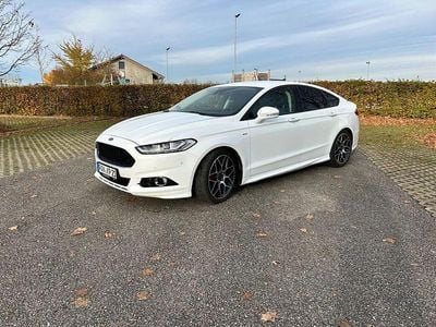 Weiß Gebraucht 2017 Ford Mondeo ST-Line Limousine | 13.900 € (Fairer Preis)