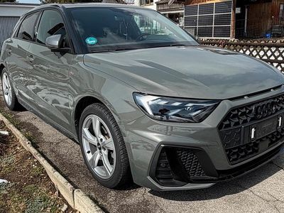 Second-hand Audi A1 Competition 150 CP (110 kW) 2023 Andere farben SUV