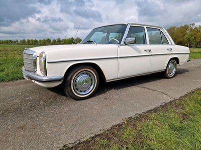 gebraucht Mercedes W115 220d TÜV Neu H-Kennz. /8 Strich 8