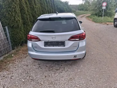 Gebraucht Opel Astra 125 PS (91 kW) 2016 Andere farben Kombi