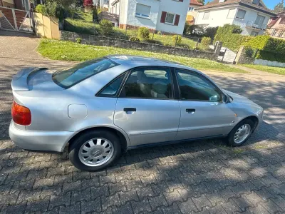 Brugt Audi A4 125 HK (91 kW) 1995 Sølv Sedan