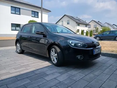 Gebraucht VW Golf VII Match 105 PS (77 kW) 2012 Schwarz Limousine