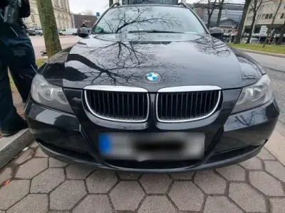 Gebraucht BMW 318 129 PS (94 kW) 2007 Schwarz Kombi