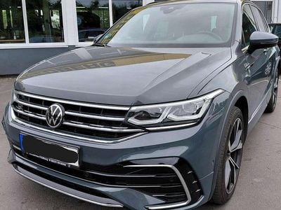 Gebraucht VW Tiguan R-line 245 PS (180 kW) 2023 Delfingrau metallic SUV