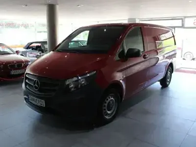 Gebraucht Mercedes Vito 102 PS (75 kW) 2021 Rot Van