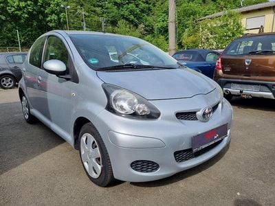 Second-hand Toyota Aygo 68 CP (50 kW) 2009 Argintiu Hatchback