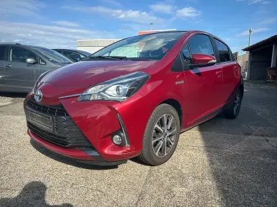 Gebraucht Toyota Yaris Hybrid Team 75 PS (55 kW) 2020 Rot Limousine