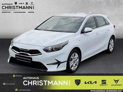 Neu Kia Ceed Style 101 PS (74 kW) 2026 Casa white Kleinwagen