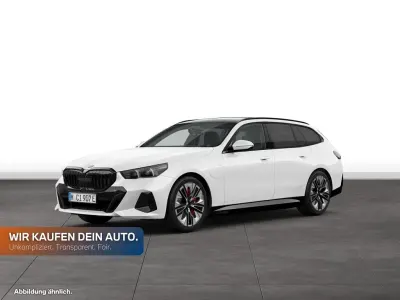 Gebraucht BMW 550e Comfort Edition 489 PS (359 kW) 2026 Alpinweiss Kombi