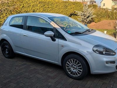 Gebraucht Fiat Grande Punto 76 PS (55 kW) 2012 Weiß Kleinwagen