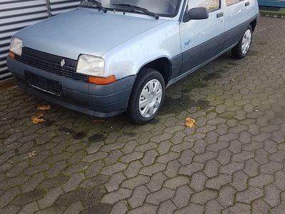 Second-hand Renault R5 45 CP (33 kW) 1989 Albastru Hatchback
