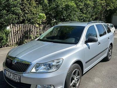 Silber Gebraucht 2013 Skoda Octavia Ambition Kombi | 5.100 € (Guter Preis)
