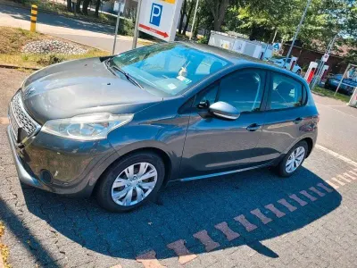 Gebraucht Peugeot 208 82 PS (60 kW) 2014 Grau Kleinwagen