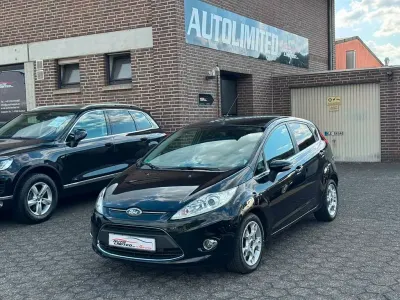 Gebraucht Ford Fiesta 97 PS (71 kW) 2012 Schwarz Limousine