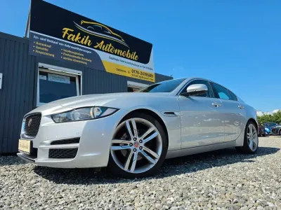 Gebraucht Jaguar XE Pure 179 PS (131 kW) 2015 Silber Limousine
