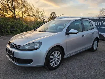 Usata VW Golf VII Comfortline 105 CV (77 kW) 2012 Argento Berlina