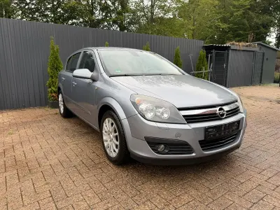 Gebraucht Opel Astra Edition 105 PS (77 kW) 2006 Grau Limousine