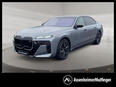 Usado BMW M760e Sport Line 381 HP (280 kW) 2025 Cinzento Sedan