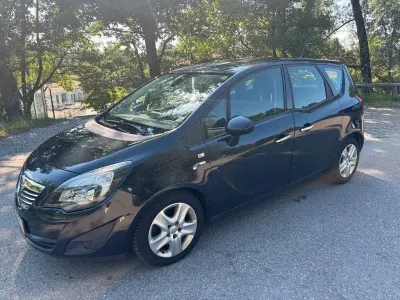 Gebraucht Opel Meriva Innovation 131 PS (96 kW) 2012 Schwarz Van / Kleinbus