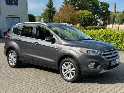 Gebraucht Ford Kuga Cool & Connect 150 PS (110 kW) 2017 Grau SUV