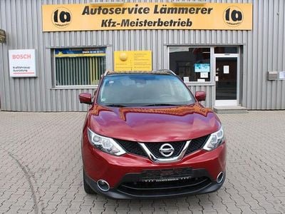 Gebraucht Nissan Qashqai Acenta 160 PS (117 kW) 2015 Rot SUV