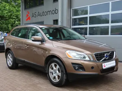 Gebraucht Volvo XC60 Momentum 163 PS (119 kW) 2010 Terra bronze / metallic SUV