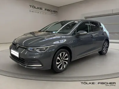 Gebraucht VW Golf VIII Active 150 PS (110 kW) 2022 Delfingrau (metallic) Limousine